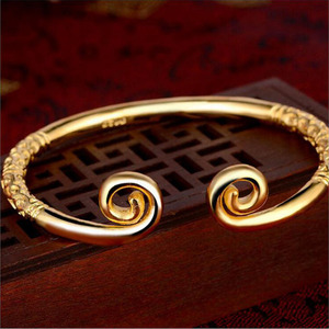 Unisex Retro Golden Cudgel pulsera Punk diamante incrustado mariposa patrón inspirado moda <span class=keywords><strong>mono</strong></span> rey hombres mujeres - Product Image 3