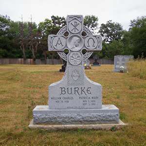 Lápida de Granito con Cruz Personalizada: Monumento que Combina Religión y Arte, Piedra Conmemorativa con Cruz - Product Image 3