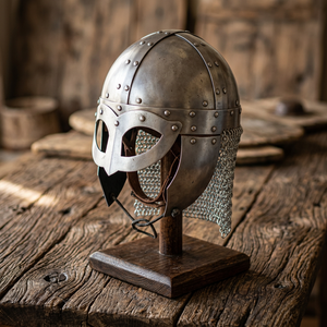 Casco de Armadura Vikinga Medieval, Malla de Caballero Plateada, Estilo Antiguo, Moderno y Tradicional, Disfraz de Cosplay, Soporte de Madera - Product Image 1