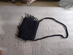 Sac bandoulière noir en macramé avec franges à pompons, style bohème géométrique perlé, sac à main fait main pour femme à sangle unique - Product Image 5