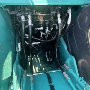 Excavatrice d'occasion haute performance Kobelco Machinery SK130 SK135 SK140, excavatrice moyenne EPA en bon état, à vendre à prix réduit - Product Image 4