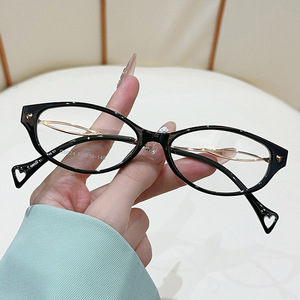 แฟชั่นเรโทรแคทอายแว่นตาสำหรับผู้ใหญ่ G6024 เลนส์ใสสีแดงใบหน้ารูปไข่ผู้หญิงน้ำหนักเบาแว่นอ่านหนังสือตกแต่ง - Product Image 2