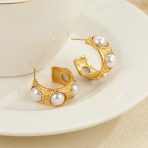 أقراط كيتي الفاخرة من الفولاذ المقاوم للصدأ غير القابل للصدأ مع اللؤلؤ والفيروز أقراط أنيقة بلون الذهب عيار 18 قيراط - Product Image 4