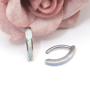 Anneau de nombril en titane opale, serti en canal, design géométrique, couleur or acier, bijou de piercing, cadeau - Product Image 4