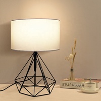 Lampe de table moderne et simple beige E27 avec abat-jour en tissu, économie d'énergie, base en fer, alimentation CA, pour la maison et l'hôtel