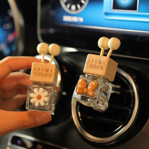 Ambientador Aromaterapia Aikun de 8ml, Cubo de Agua Transparente con Tapa de Madera para Salida de Aire Acondicionado de Coche, Perfume Esencial - Product Image 2