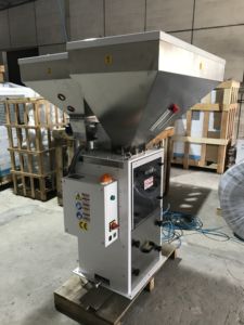 Mélangeur doseur gravimétrique automatique PLC haute précision 4/5/6 voies pour plastique, mélangeur de pesage pour moulage par injection et extrusion en lot, 300 kg/heure - Product Image 2