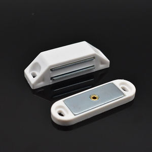 Magnete <span class=keywords><strong>per</strong></span> <span class=keywords><strong>mobili</strong></span> in plastica ABS magnete magnetico <span class=keywords><strong>per</strong></span> porta dell'armadio <span class=keywords><strong>per</strong></span> armadio da cucina magnete <span class=keywords><strong>per</strong></span> serratura del cassetto della porta dell'armadio <span class=keywords><strong>per</strong></span> cassetto - Product Image 2
