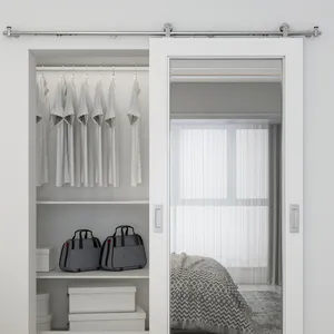 Miroir coulissant moderne en acier inoxydable, système de porte en teck de grange avec fermeture douce pour hôtel ou salle de bain