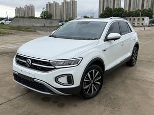 Volkswagen <span class=keywords><strong>T</strong></span>-<span class=keywords><strong>Roc</strong></span> 280TSI DSG 2WD Time Edition essence SUV d'<span class=keywords><strong>occasion</strong></span> 2023 pour l'exportation - Product Image 2