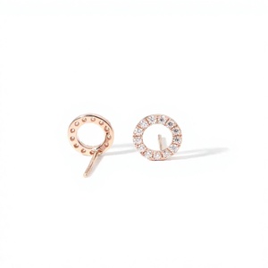 Boucles d'oreilles minimalistes en or massif 10K 14K 18K avec diamant de laboratoire rond, couleur DEF, clarté VS VVS, certifié IGI, cadeau d'anniversaire pour femme - Product Image 1