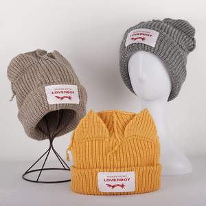 <span class=keywords><strong>Bonnet</strong></span> d'hiver design pour femmes avec oreilles à la mode étiquette de marque personnalisée tissu commun à la mode - Product Image 2