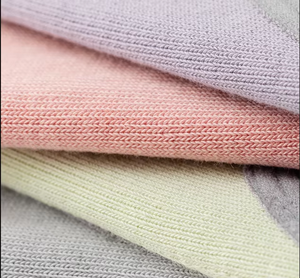 Chaussettes de danse et de yoga personnalisées pour femmes, antidérapantes, avec logo personnalisé - Product Image 2
