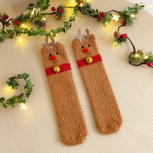 Chaussettes de Noël pour femmes Chaussettes de sol antidérapantes chaudes en peluche d'hiver avec ensemble de boîte-cadeau à motif de renne mignon - Product Image 6