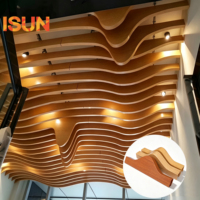 Panneau de plafond ondulé en aluminium durable à prix d'usine, plafond à lamelles en aluminium pour bâtiments commerciaux