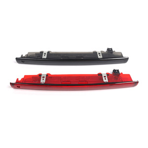 ไฟเบรกดวงที่สามแบบติดตั้งสูง สีแดงและสีดำ 12v สำหรับรถยนต์เรโนลต์ เมแกน Mk2 ปี 2002-2009 - Product Image 1