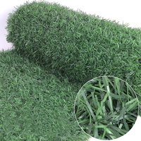 Clôture décorative artificielle de haute qualité en fausses aiguilles de pin vertes pour cour, jardin et intimité extérieure