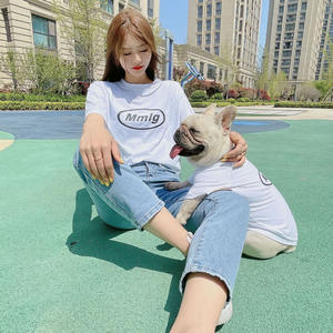 Sıcak satış 2021 yaz köpek giysileri evcil hayvan malzemeleri yaz baskılı t shirt eşleştirme köpek ve sahibi giysileri toptan - Product Image 1