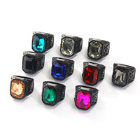 Vente flash : Bague classique pour homme Atila en acier inoxydable plaqué or 18 carats PVD, sertie de pierres précieuses, design géométrique inspiré de l'aigle, incurvée