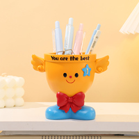 Porte-stylo en résine en forme de trophée de dessin animé, organisateur de bureau mignon en forme de coupe, décoration pour la maison et le bureau, cadeau fantaisie amusant