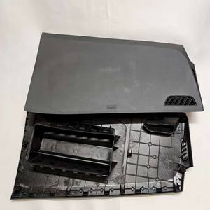 Molde de Inyección de PP para OLIVER para Panel de Cubierta Secundaria del Tablero, Lado del Pasajero, Negro/Marrón Claro, Modelo 0879663 - Product Image 1