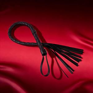 Látigo BDSM de Cuero Negro Estilo Serpiente, Juguete para Adultos para Parejas, Estimulación y Coqueteo - Product Image 1