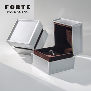 FORTE <span class=keywords><strong>piano</strong></span> laque haut de gamme carré noir diamant bague blanc LED pendentif boîte personnalisé lumière boîte à bijoux w ou wt lumière - Product Image 2