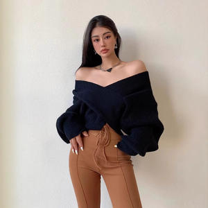 Pull sexy en tricot croisé à col en V de style européen et américain pour femmes, vêtements d'automne décontractés à manches longues avec logo sur le devant - Product Image 3