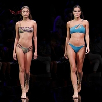 Logo Kustom Produsen OEM XS Bikini High Cut Swimwear Cepat Kering Ukuran Besar Fitur Set Bra Wanita Berkilau Kain Bermotif