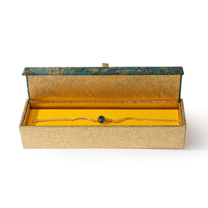 Caja de Joyería Cuadrada Rígida de Papel Premium Personalizada con Tapa Abatible para Exhibición de Collares, Anillos, Pulseras y Relojes - Product Image 6