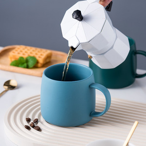 Tazas de Café Negras Mate con Logotipo Personalizado, Taza de Té de Cerámica para Oficina - Product Image 3