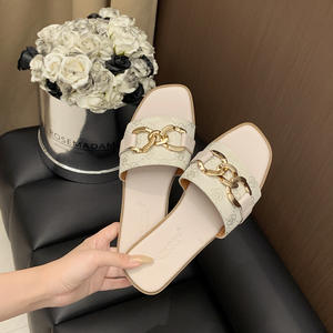 Pantoufles Décontractées Imprimé Métallique en Gros pour Femme, Plage Été 2025, Sandales Plates Luxe Personnalisées Tendance pour Femmes - Product Image 3