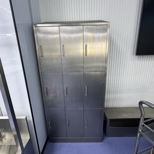 خزانة تخزين مختبرية من الفولاذ المقاوم للصدأ شديدة التحمل للمدارس والمستشفيات لتخزين المواد الكيميائية بتصميم عصري ودرجة تجارية - Product Image 2