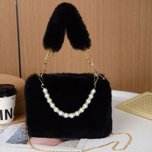 Bolso de Mano de Felpa I-0298 para Mujer, Nuevo Bolso de Invierno con Cadena, Bolso Cruzado de Moda con Perlas - Product Image 4