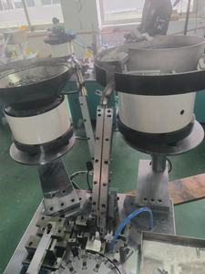 Machine à <span class=keywords><strong>fermeture</strong></span> éclair polyvalente KYY compatible avec plusieurs types et tailles de curseurs - Product Image 3