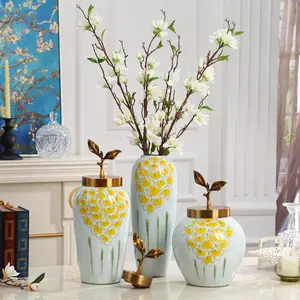 Jarrón de Piso de Cerámica Pintado a Mano Moderno de Jingdezhen, Color Blanco, para Decoración de Oficina y Hogar - Product Image 1