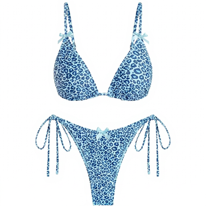 Conjunto de bikini con estampado de leopardo azul para mujer, top triangular con cuello pronunciado, parte inferior con lazo lateral, elastano, poliéster elástico - Product Image 1