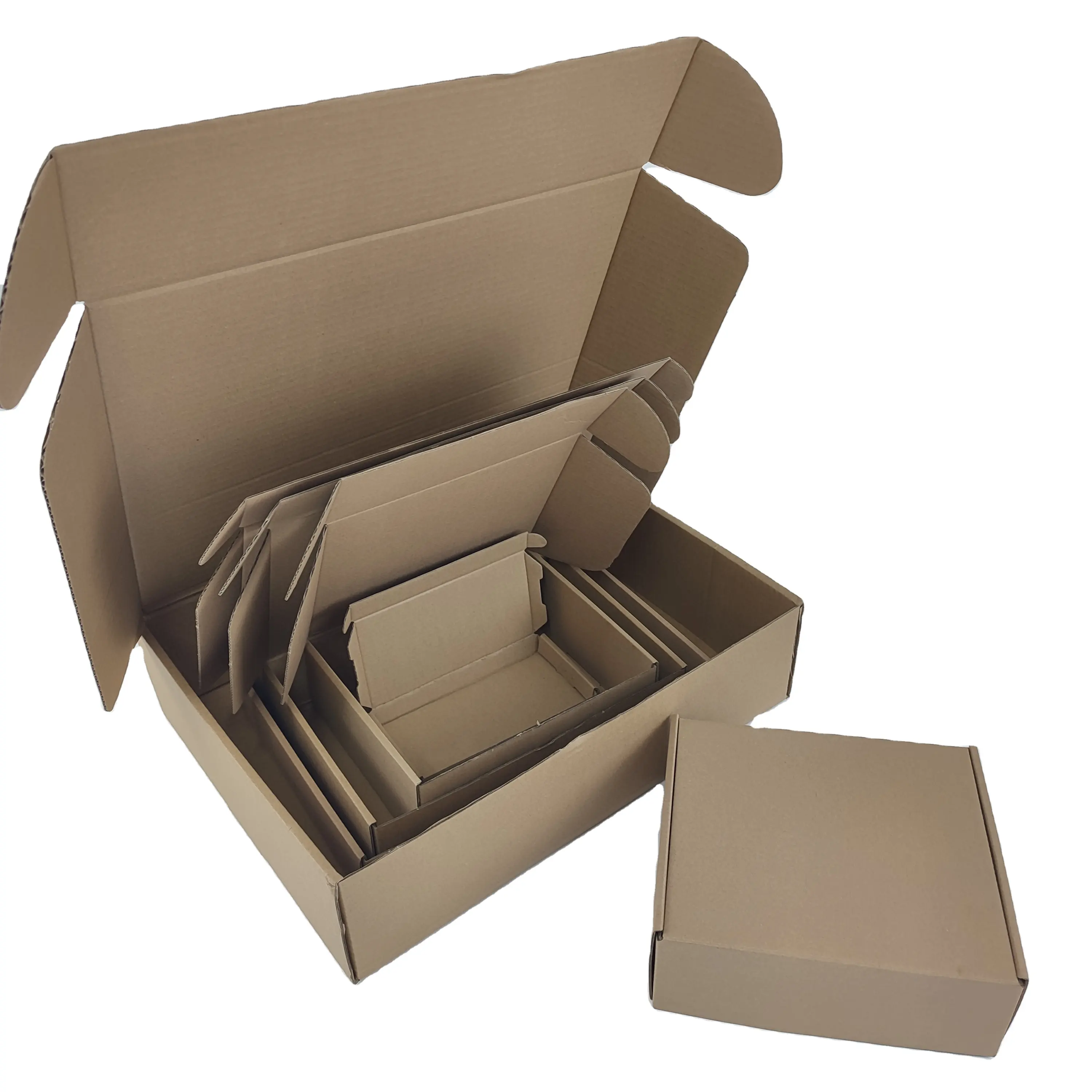 Offre Spéciale en stock logo personnalisé cartons de cadeau en carton boîte postale d'expédition vêtements chaussures boîtes d'emballage en carton ondulé