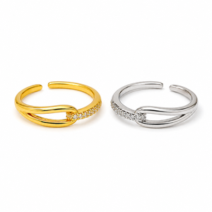 Anello Aperto Regolabile con Fibbia a Ferro di Cavallo e Fila Decorativa di Strass per Donna - Product Image 1