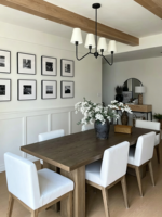 Table à manger rectangulaire en chêne, style luxe discret et minimaliste, avec base en bois massif, idéale pour les projets de villas haut de gamme