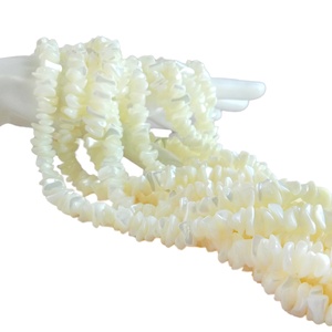 Perle di ambra baltica sciolte di ambra bianca a forma libera con fori pietre preziose irregolari per la creazione di gioielli e la tessitura di perline - Product Image 3