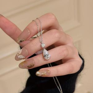 Collier en argent pur S925 avec zircon en forme de goutte d'eau dynamique, exquis, simple, doux, chaîne de clavicule avec larmes, étoiles, niche - Product Image 1