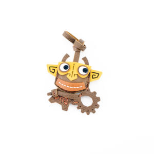 Porte-clés en cuir avec personnage mythique et détails d'équipement - Product Image 3