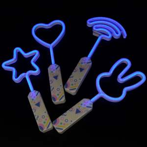 Trompeten-Fee Mehrfarbiger Leuchtstab Verstellbarer LED Herzförmiger Zauberstab Sternenzauberstab Neonlicht Mädchen-Party-Spielzeug Kinder-Leuchtstab - Product Image 5