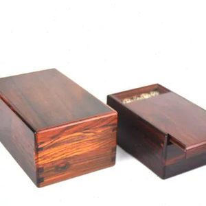 Caja de joyería de ataúd personalizada al por mayor exquisito regalo de cuero cuadrado simple portátil de viaje caja de almacenamiento de joyas organizador de joyas - Product Image 1