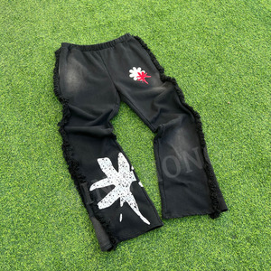 Pantalones de chándal acampanados con borlas laterales y logotipo estampado sin cordón de peso pesado OEM para hombre - Product Image 1