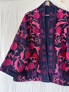 Chaqueta de terciopelo suzani, Chaqueta corta de terciopelo, Chaqueta suzani para mujer, Abrigo corto de terciopelo, Chaqueta bordada suzani - Product Image 3