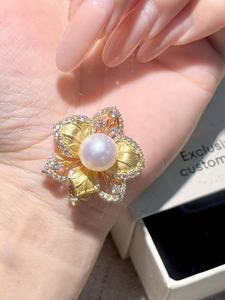 Pendentif Reine Sicilienne en Argent 925 Plaqué Or 18K avec Perle Edison Certifiée NGTC, Vente en Gros pour Anniversaire et Usage Quotidien Unisexe - UM Jewelry - Product Image 4