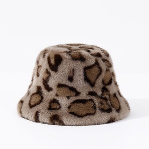 Nouveau chapeau de pêcheur en fausse fourrure pelucheuse à imprimé léopard de style coréen haut de gamme pour femmes, chaud, rétro, unique et tendance, chapeau décontracté - Product Image 5