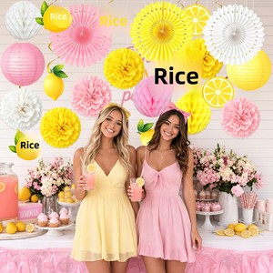 Decorazioni per Feste di Compleanno per Bambini a Tema Limone Estivo: Palline a Nido d'Ape Rosa e Gialle, Fiori di Carta e Striscioni - Product Image 2